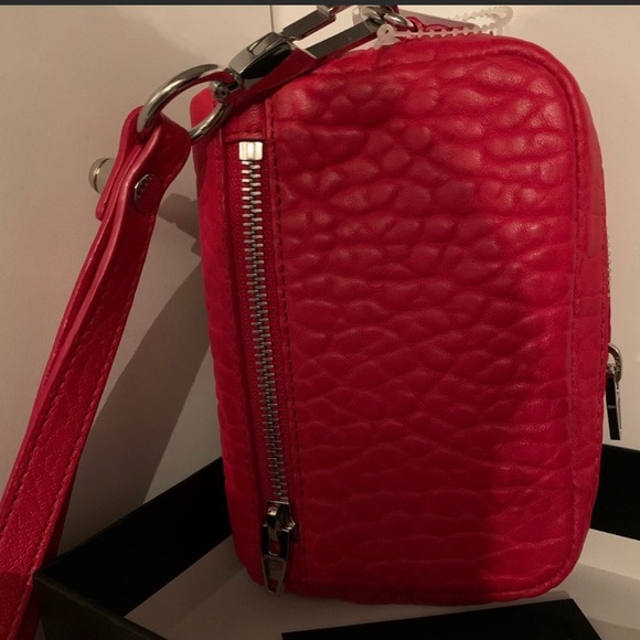 Red wristlet - Picture 5 of 5